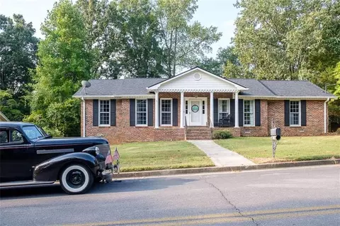 107 Brentwood Dr, Rome, GA 30165