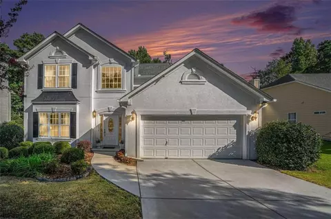 5630 Arrowind Rd NW, Lilburn, GA 30047