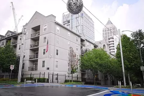 1074 Peachtree Walk NE #B415, Atlanta, GA 30309