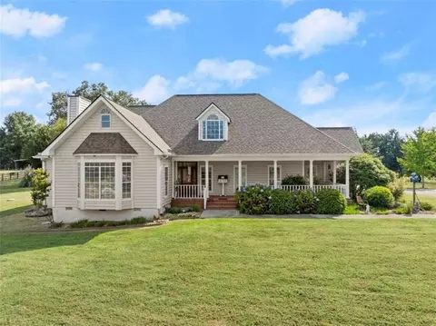 8016 County Line Rd, Gillsville, GA 30543