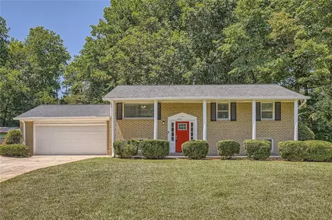 4725 Stonewall Tell Rd, Atlanta, GA 30349
