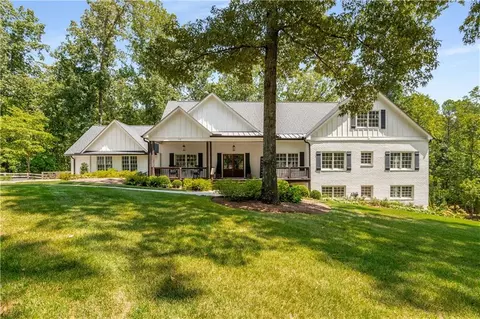 112 Gardenia Trl, Woodstock, GA 30188