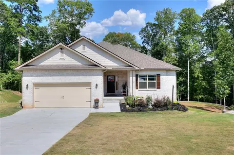 3276 Amberwood Dr, Loganville, GA 30052