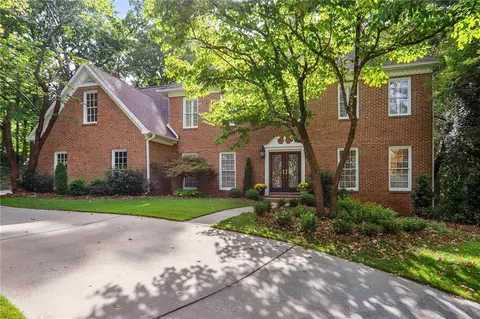 210 Willow Lake Cv, Roswell, GA 30075