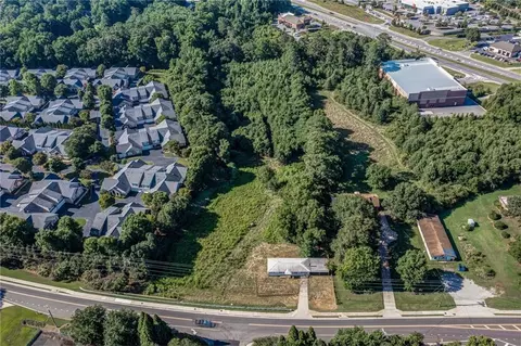 2655 Nuckolls Rd, Cumming, GA 30041