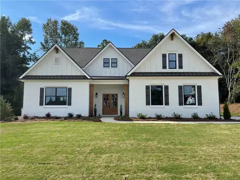 224 Wicklow Ct, Hoschton, GA 30548