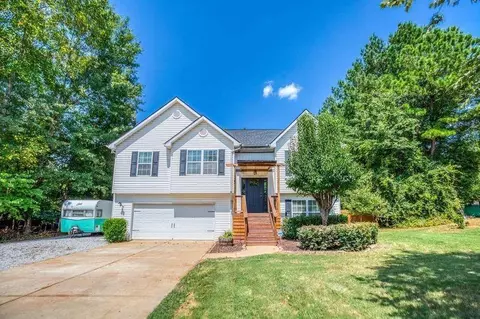 123 Falcon Way SE, Milledgeville, GA 31061