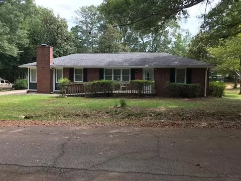 20 Mary Ln, Carrollton, GA 30117