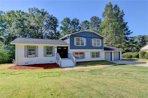 3018 Albatross Ln, Decatur, GA 30034
