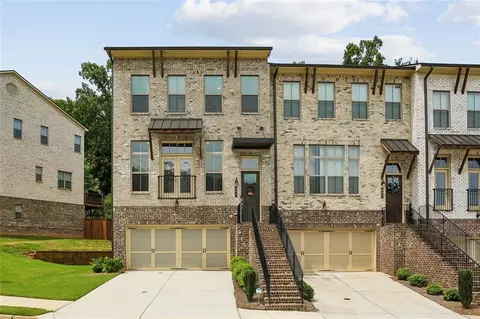 693 Avondale Creek Dr, Decatur, GA 30032