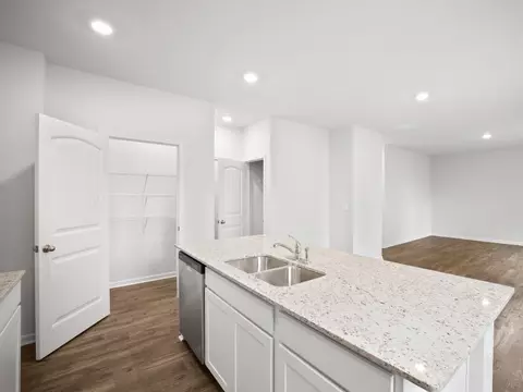 8235 Castleton Dr, Fairburn, GA 30213 photo 9