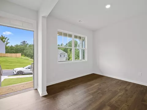 8235 Castleton Dr, Fairburn, GA 30213 photo 4