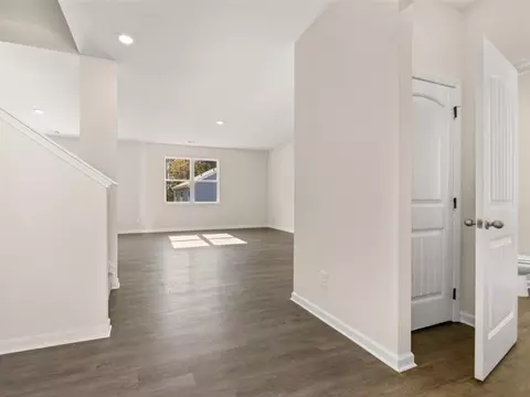 8231 Castleton Dr, Fairburn, GA 30213 photo 2