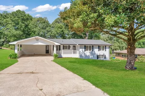 3826 Briarcliff Dr, Douglasville, GA 30135