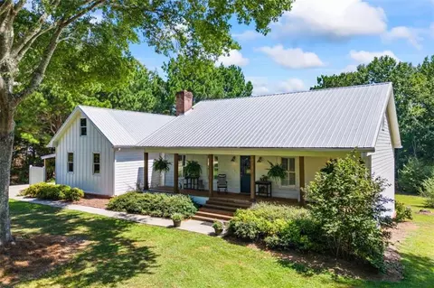 2492 Claude Brewer Rd, Loganville, GA 30052