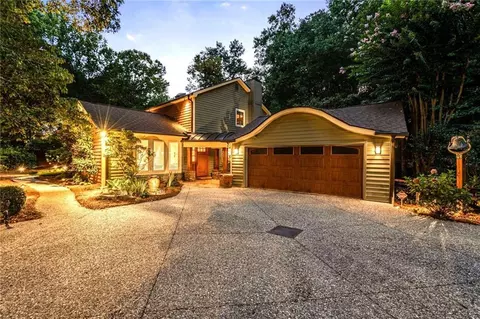 395 W Spalding Dr, Atlanta, GA 30328