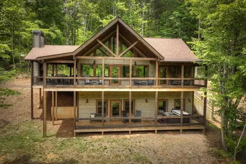 143 Foster Cove Rd, Blue Ridge, GA 30513