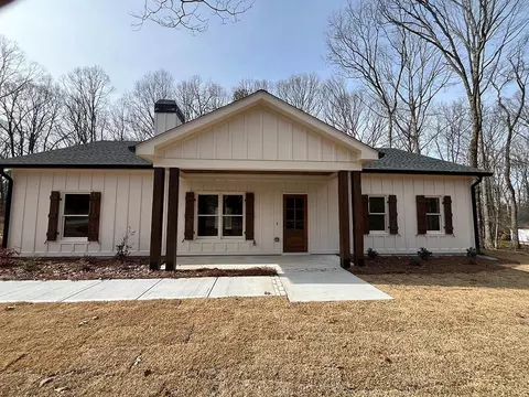 120 Peachtree Dr, White, GA 30184
