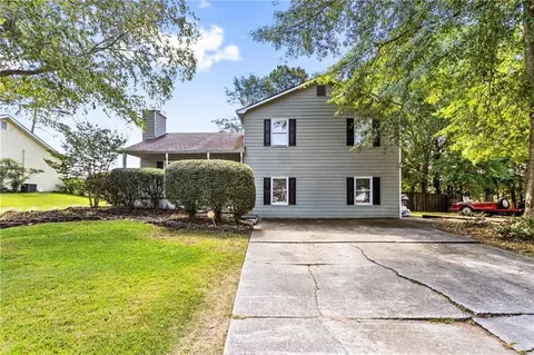 4125 Fox Chase Dr, Loganville, GA 30052