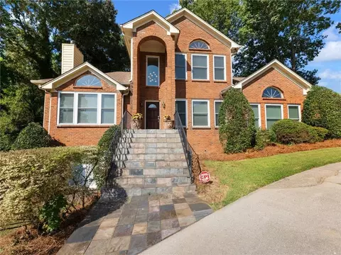 835 Pine Ridge Bnd, Stone Mountain, GA 30087