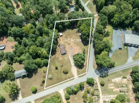427 Swann Rd, Jefferson, GA 30549