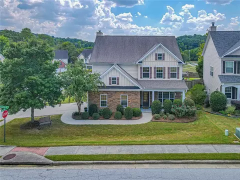 840 Sapphire Ln, Sugar Hill, GA 30518