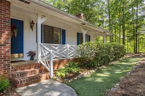 18 Cambridge Dr SE, Rome, GA 30161