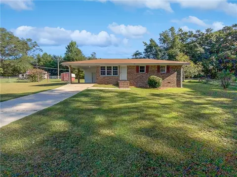 275 Carole Dr, Oxford, GA 30054