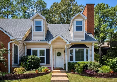 1006 Sasha Ln, Roswell, GA 30075