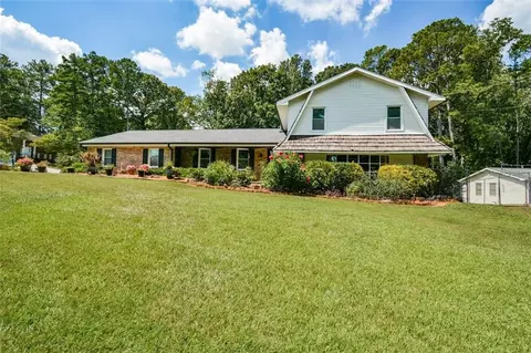 212 Simpson Dr NE, Kennesaw, GA 30144