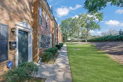 175 N River Dr #A, Sandy Springs, GA 30350