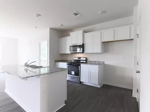 8237 Castleton Dr, Fairburn, GA 30213 photo 7
