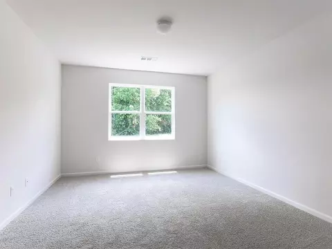 8237 Castleton Dr, Fairburn, GA 30213 photo 9