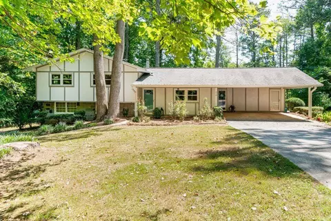 410 Carvau Dr, Woodstock, GA 30188