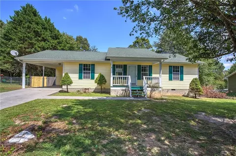 304 Ridgecrest Dr, La Fayette, GA 30728