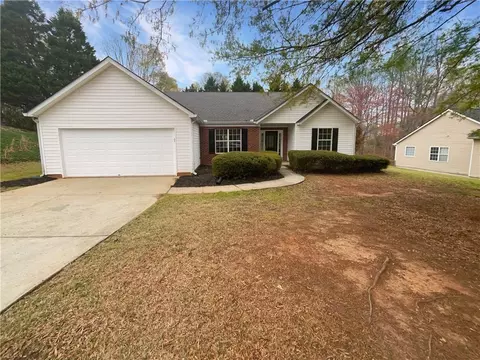 748 Baskins Cir, Winder, GA 30680