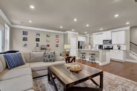 2433 Quay Rdg, Lawrenceville, GA 30044