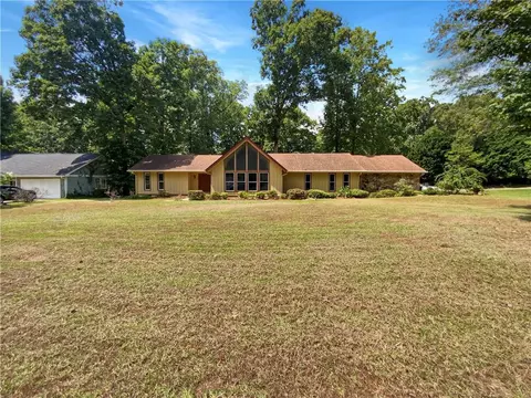 4982 Waterford Dr SW, Mableton, GA 30126