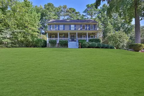 624 Deerwood Ln, Stone Mountain, GA 30087