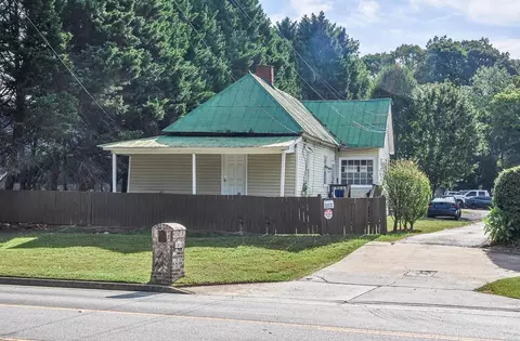1513 Collins Hill Rd, Lawrenceville, GA 30043