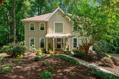 2111 Dawn Ct, Suwanee, GA 30024