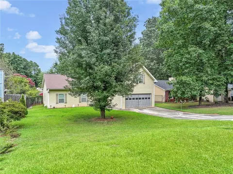 1451 Daniel Ln, Lawrenceville, GA 30046