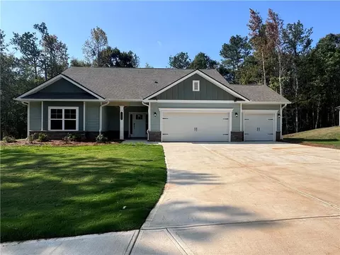 194 Walnut Creek Pkwy, Pendergrass, GA 30567