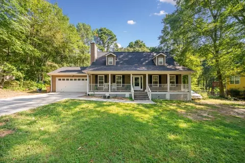 708 Evergreen Dr, Winder, GA 30680