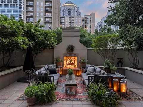 222 12th St NE #601, Atlanta, GA 30309