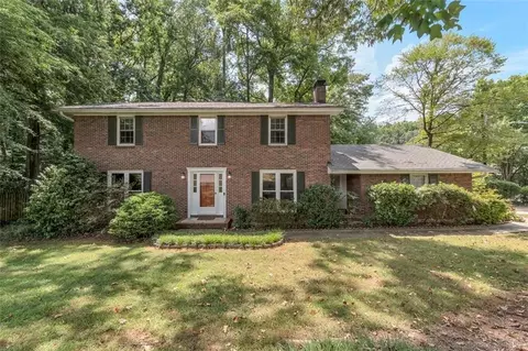 4141 Brockett Creek Dr, Tucker, GA 30084