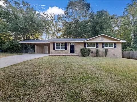 2027 Chestnut Log Dr, Lithia Springs, GA 30122