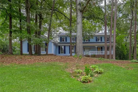 820 Carlisle Club Dr, Stone Mountain, GA 30083