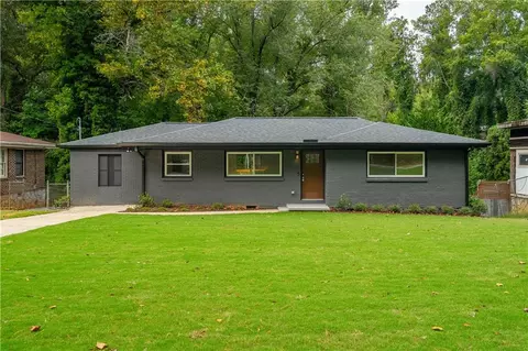 3285 Pinehill Dr, Decatur, GA 30032
