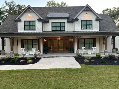 109 Forest Pointe Dr, Forsyth, GA 31029